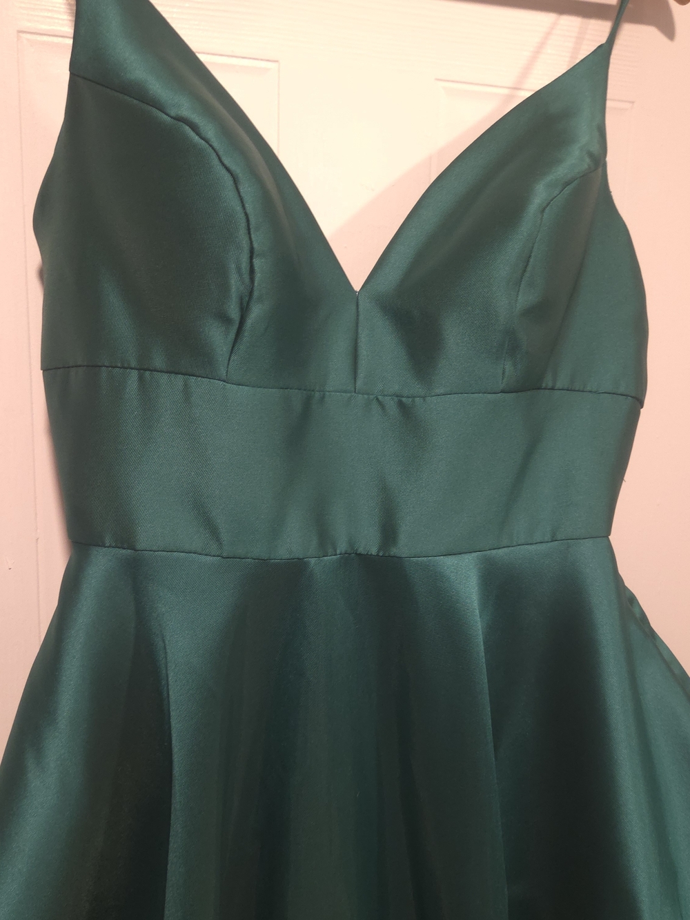 Emerald Satin V-Neck Spaghetti Strap Dress new Lg, Arranged (4-6). 65 Inche  H.